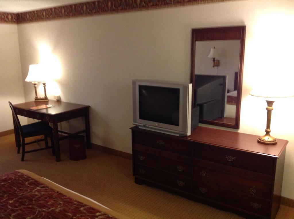 Wyndham Garden Amarillo Otel Oda fotoğraf
